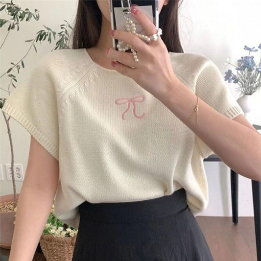 Korean Style Simple and Cute Round Neck Ribbon Design Knitted Top